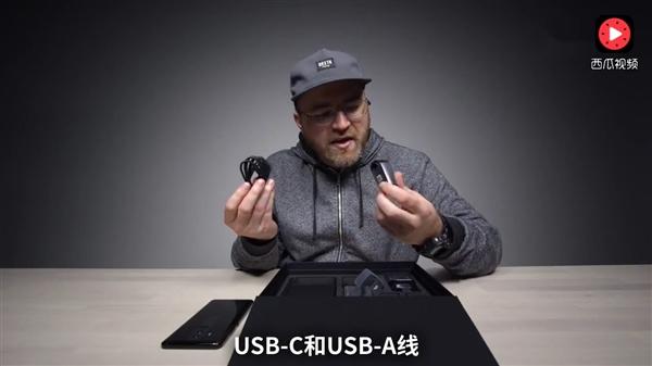 老外辣评华为Mate 10 Pro 还有保时捷限量版：看一眼就中毒