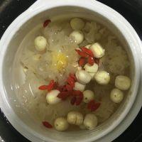 花胶桃胶皂角米糖水 桃胶皂角米糖水的功效