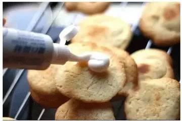 明天愚人节 | 小财送你办公室整蛊全攻略，对不起了，领导！