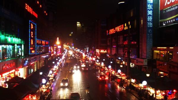姐姐怀双胞胎惊魂记，羊水栓塞差点母子不保。