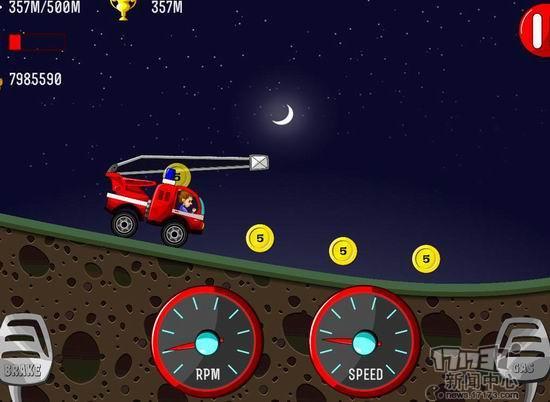 五一塞车咋办?撞出条路来!塞车路上玩赛车游戏