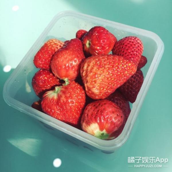 草莓花胶牛奶冻 2026年草莓花胶牛奶冻了能吃吗