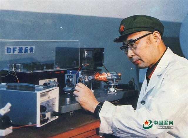 陀螺大作战破解版（致敬没有这个倔老头）