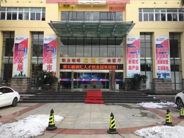 「网媒“走转改”」80后IT女神蜕变记