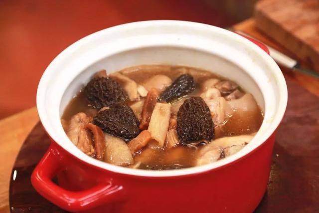 竹荪花胶干贝汤 竹荪花胶汤功效与作用