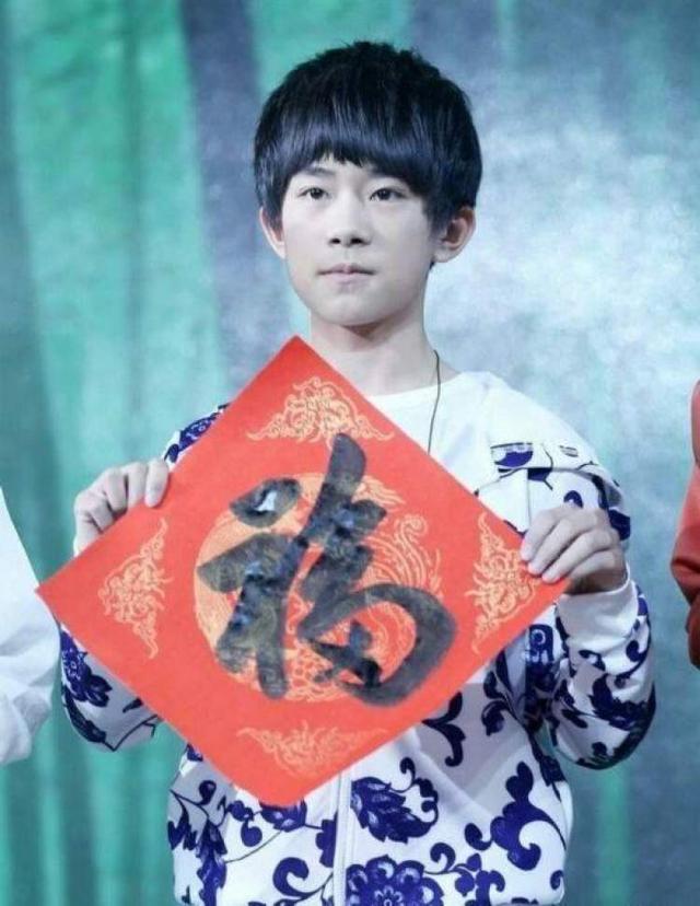 集五福的看过来，“福”字仅仅篆书就有100种写法，猜猜“天下第一福”是哪个皇帝写的？