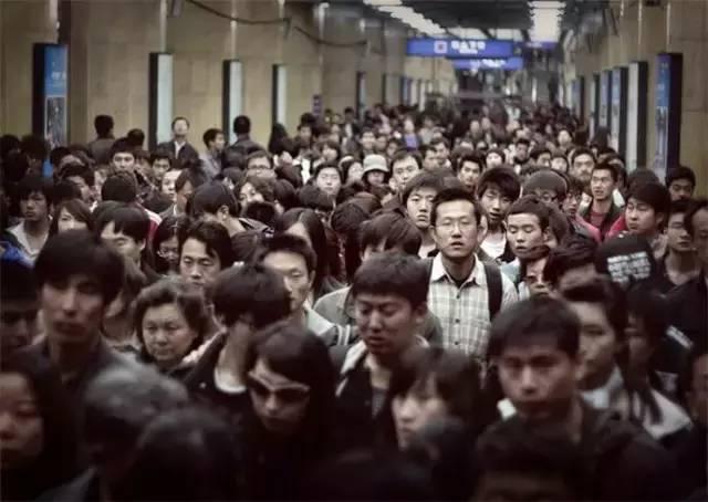 美国队长vs钢铁侠：钢铁侠为什么活该被打？│旮旯评委