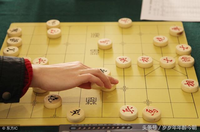 中国象棋单机攻略（单机游戏象棋 能下赢高级电脑的我过不了第三关谁能教教我）