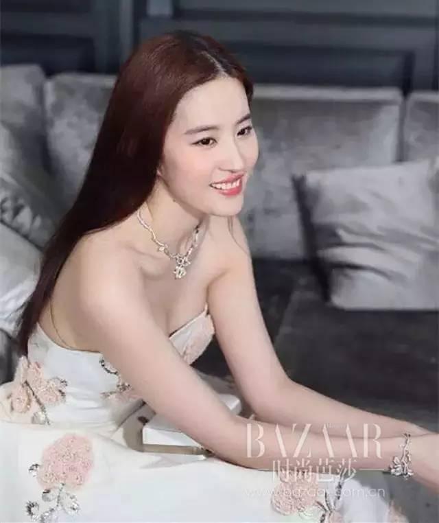 又是独家！芭姐对你有说不完的“戛纳后台”秘密！