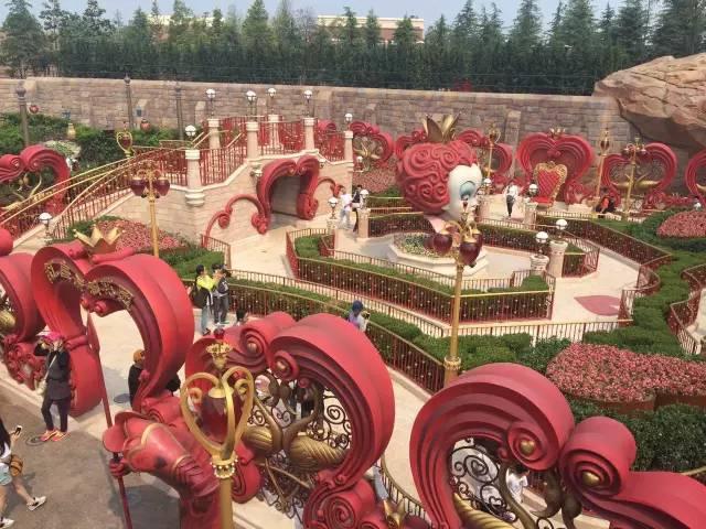 跟着朵拉玩转上海迪士尼乐园~游园秘籍来啦~