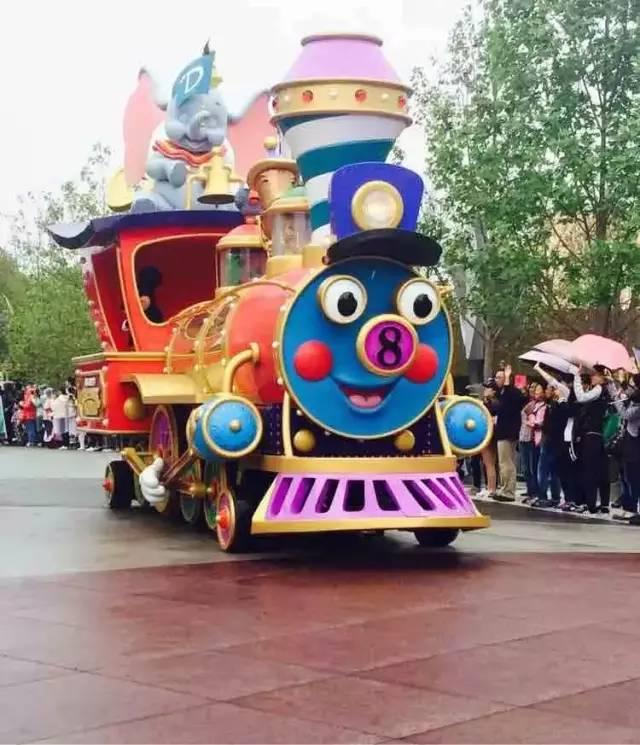 跟着朵拉玩转上海迪士尼乐园~游园秘籍来啦~