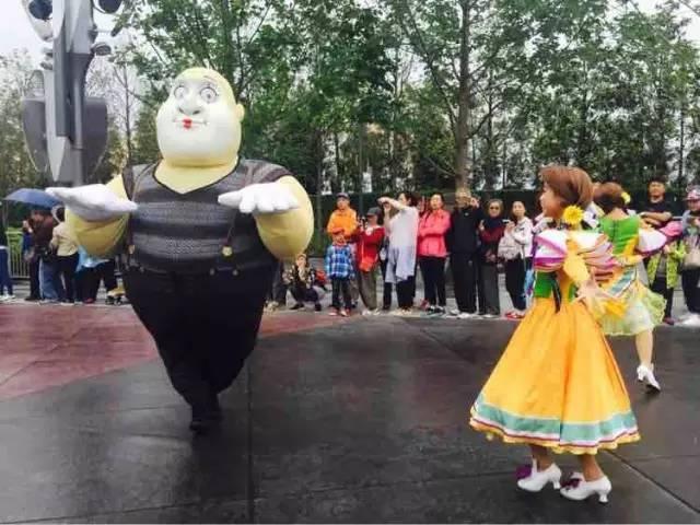 跟着朵拉玩转上海迪士尼乐园~游园秘籍来啦~