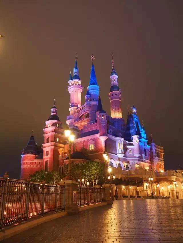 跟着朵拉玩转上海迪士尼乐园~游园秘籍来啦~