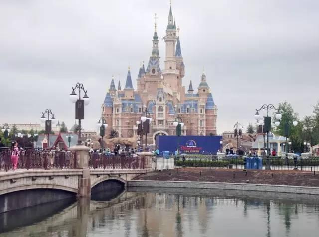 跟着朵拉玩转上海迪士尼乐园~游园秘籍来啦~