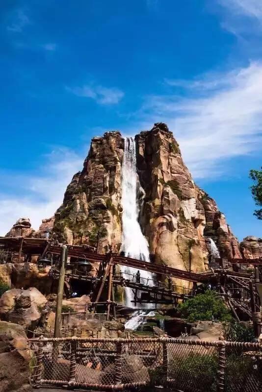 跟着朵拉玩转上海迪士尼乐园~游园秘籍来啦~