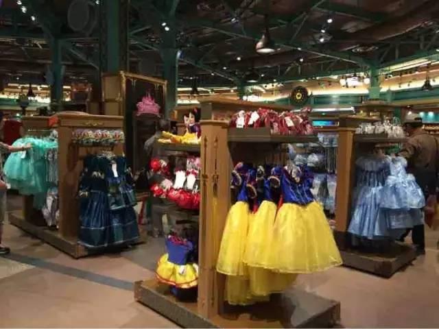 跟着朵拉玩转上海迪士尼乐园~游园秘籍来啦~