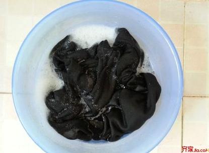 棉质衣服偷懒扔洗衣机，顿时缩水到儿童尺码怎么办？