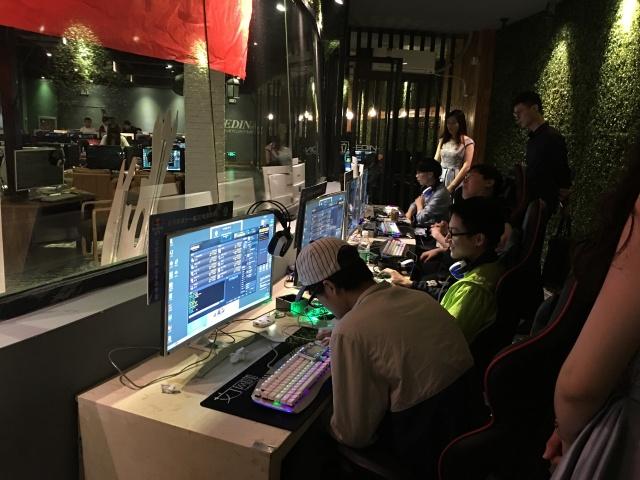 红牛杯第十一届3E电竞联赛城市精英赛激战正酣！