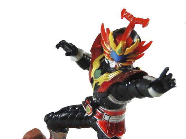 彦仔哥哥的图文评测 铠甲勇士捕将 智能玩具人像 景品