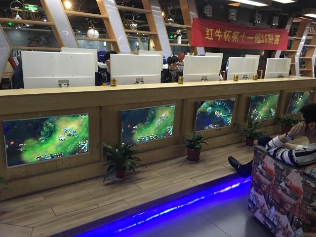 红牛杯第十一届3E电竞联赛城市精英赛激战正酣！