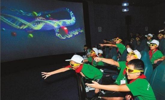 看完一场4D电影，就像花钱挨了顿毒打
