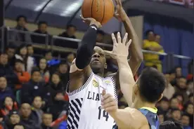 24分大逆转！哈德森绝杀辽宁双杀广东图片