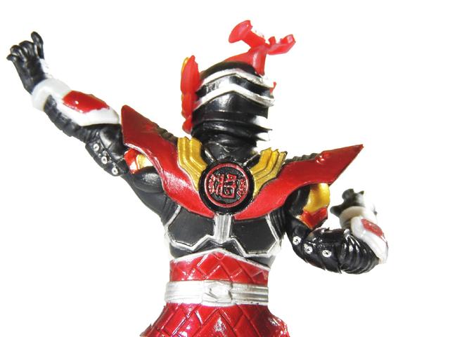 彦仔哥哥的图文评测 铠甲勇士捕将 智能玩具人像 景品