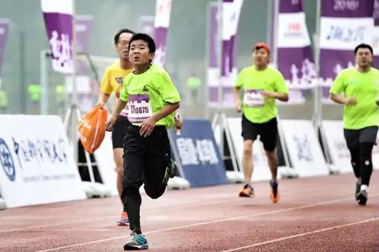 孩子人生中第一块奖牌：长城马拉松，您意下如何