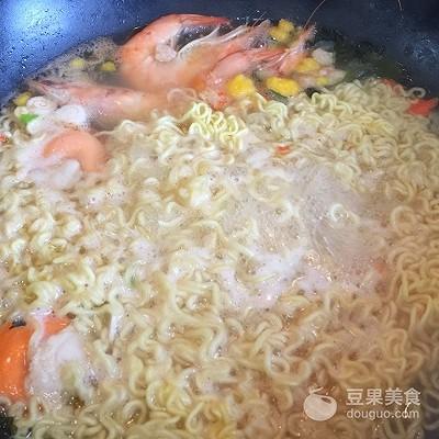 海滋味汤面#小虾创意料理#