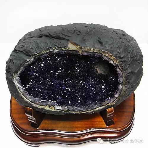看看专业书籍上的水晶消磁方法