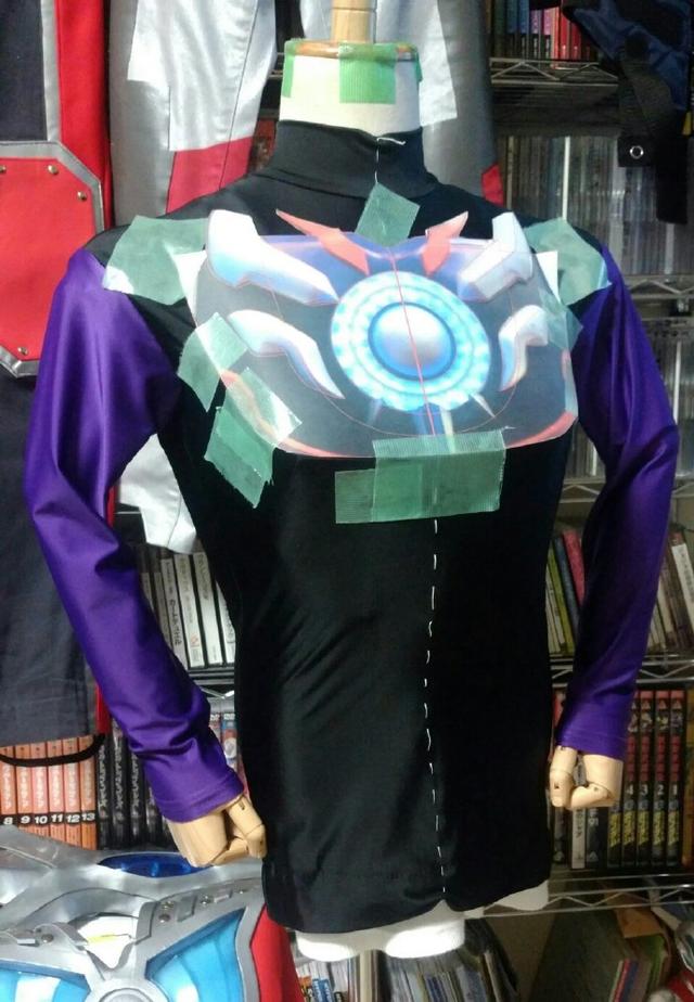 日本好爸爸为儿子打造高还原艾克斯奥特曼服装