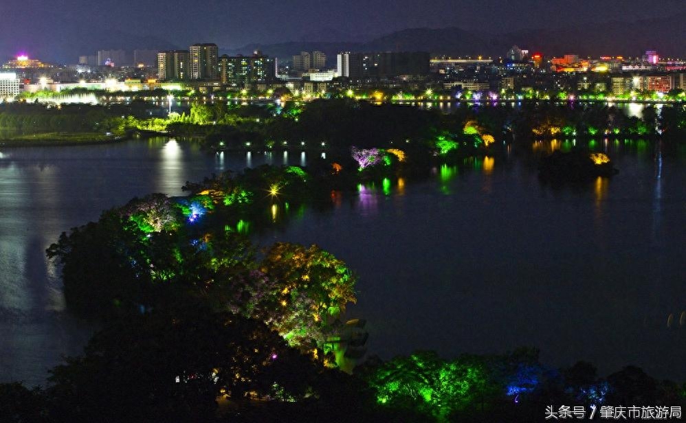 国内最美的山水城市夜景,看看是哪个城市?