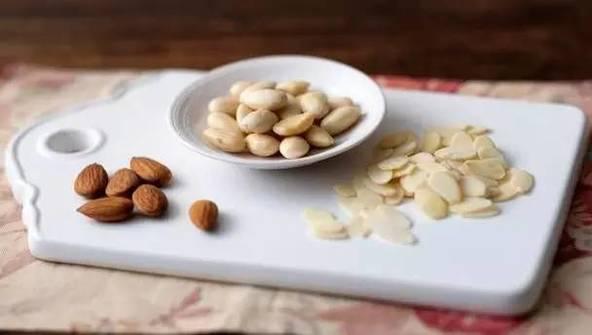 餐桌物种日历 |  7月6日 扁桃
