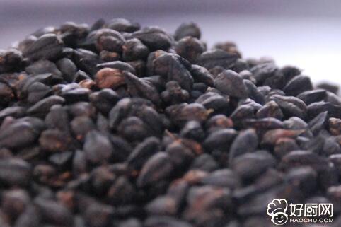 黑荞麦的功效与作用禁忌（黑苦荞有什么功效）