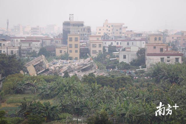视频震撼！中山11层违建高楼爆破，3秒化为废土