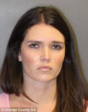 真人秀明星与女友联手下药性侵多名女性 受害者或超千人