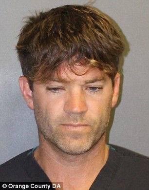 真人秀明星与女友联手下药性侵多名女性 受害者或超千人