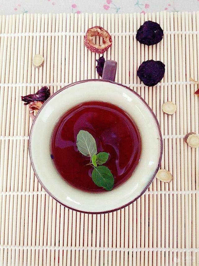 教你冰镇酸梅汤的做法（酸梅汤的做法）