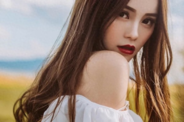 睫毛夹弧度不合?轻松几招让你不再有困扰!