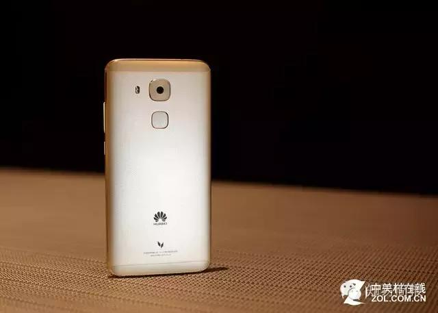 美国政府开始为5G网络分配频谱;华为麦芒5发布 2399元