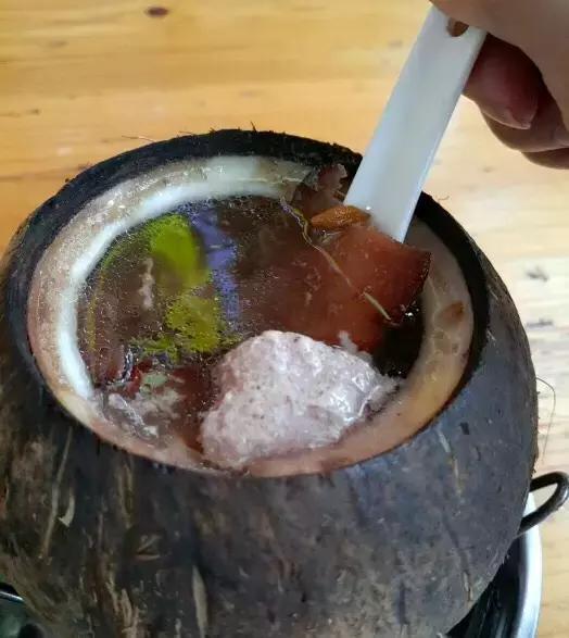 灵芝花胶瘦肉煲鸡汤 灵芝花胶瘦肉煲鸡汤的做法
