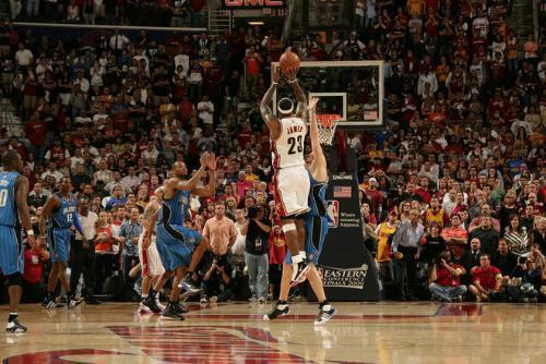 奥特曼绝杀超人游戏(NBA5大绝杀超人)