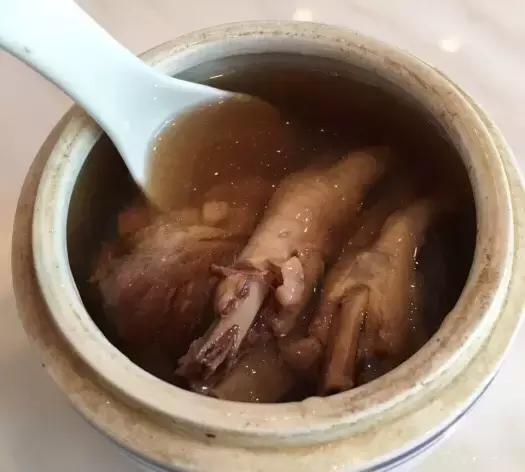 灵芝花胶瘦肉煲鸡汤 灵芝花胶瘦肉煲鸡汤的做法