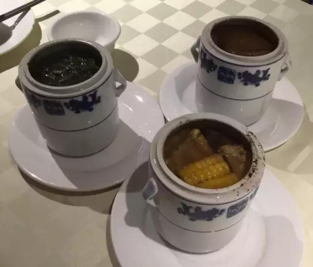 灵芝花胶瘦肉煲鸡汤 灵芝花胶瘦肉煲鸡汤的做法