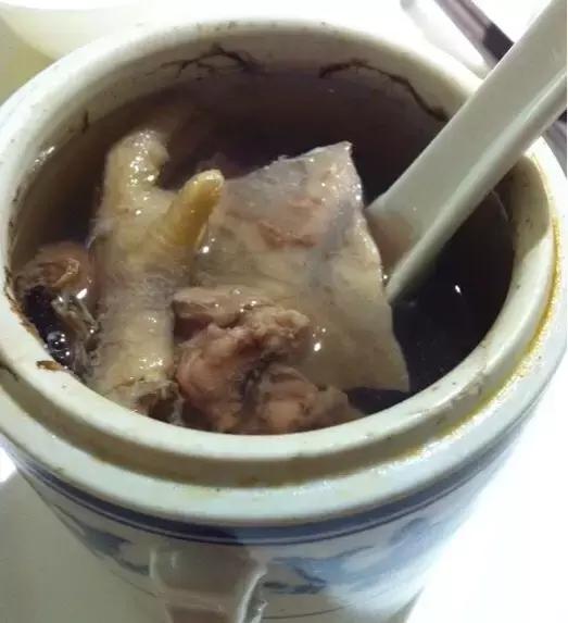 灵芝花胶瘦肉煲鸡汤 灵芝花胶瘦肉煲鸡汤的做法