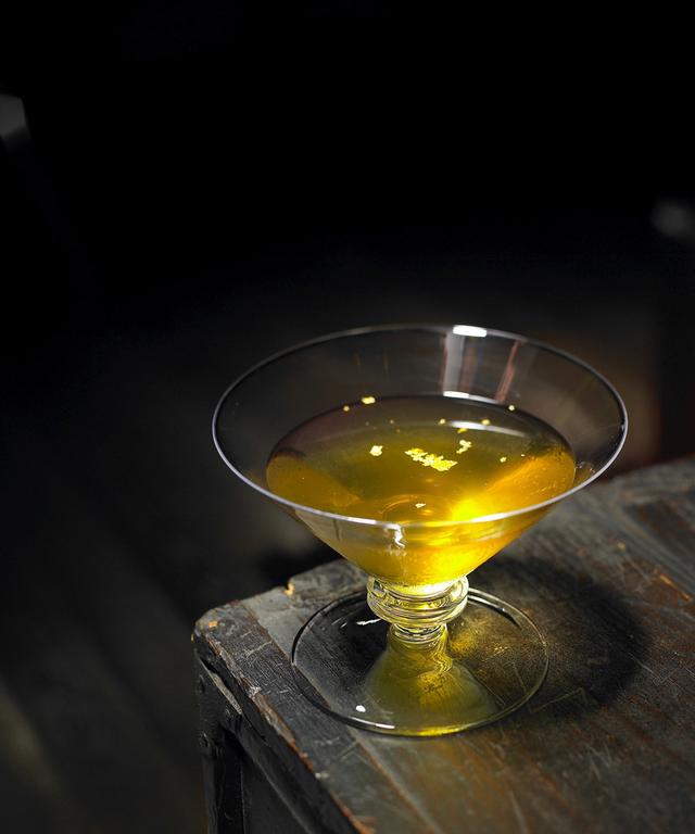 12星座喝酒也要讲规矩？看看天秤座的苏芒喝什么样的酒