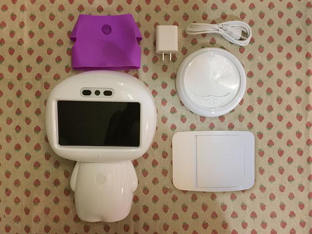 主打儿童教育 智小乐智能机器人体验