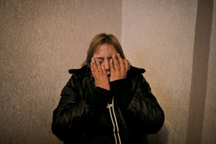 审讯室里的犯罪嫌疑人,他们的表情已经出卖了自己