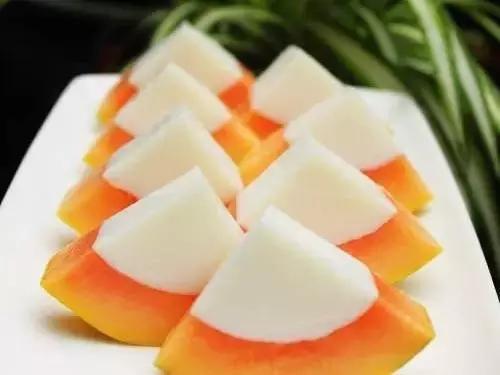 花胶牛奶冻有可以加蓝莓酱吗 2026年花胶牛奶冻了20天还能吃吗