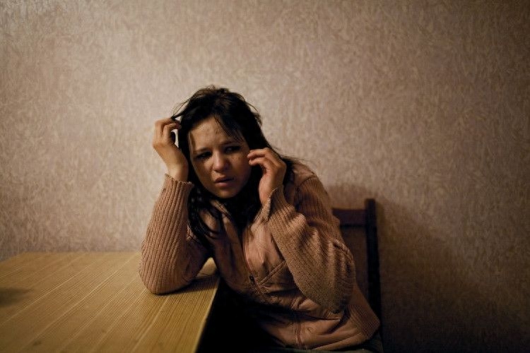 审讯室里的犯罪嫌疑人,他们的表情已经出卖了自己